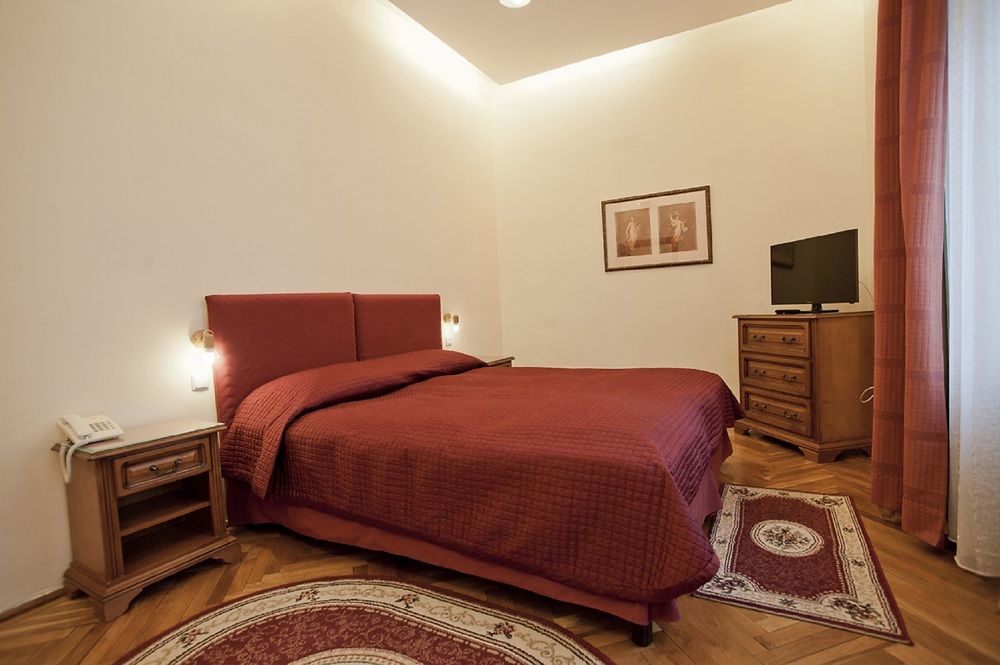 Vila Camelia Sinaia Bagian luar foto