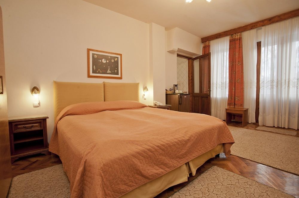Vila Camelia Sinaia Bagian luar foto